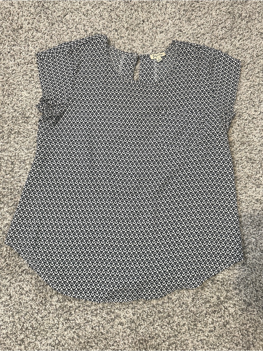 Lily White Navy & White Geometric Cap Sleeve Blouse